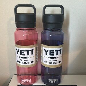 Yeti Yonder 1L/34 Oz Water Bottles (1 Pink / 1 Blue)